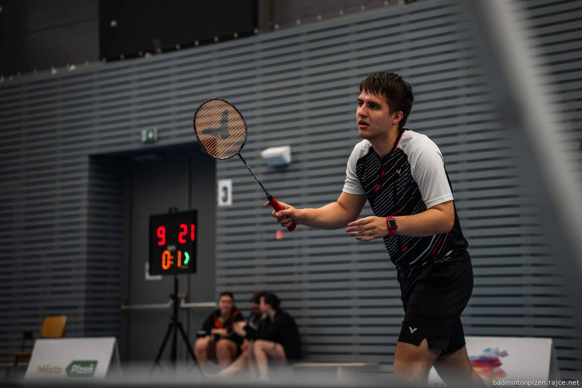 Fotka Tomáše Patery při hraní badmintonu